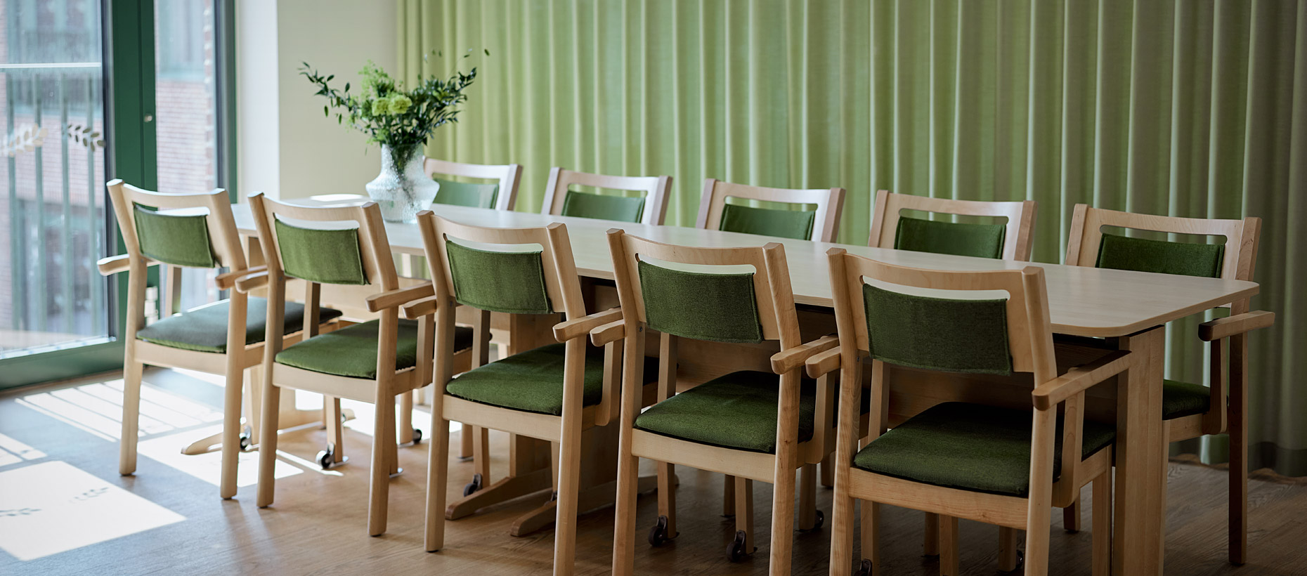 Bravissimo Agency - Foto, Inoff